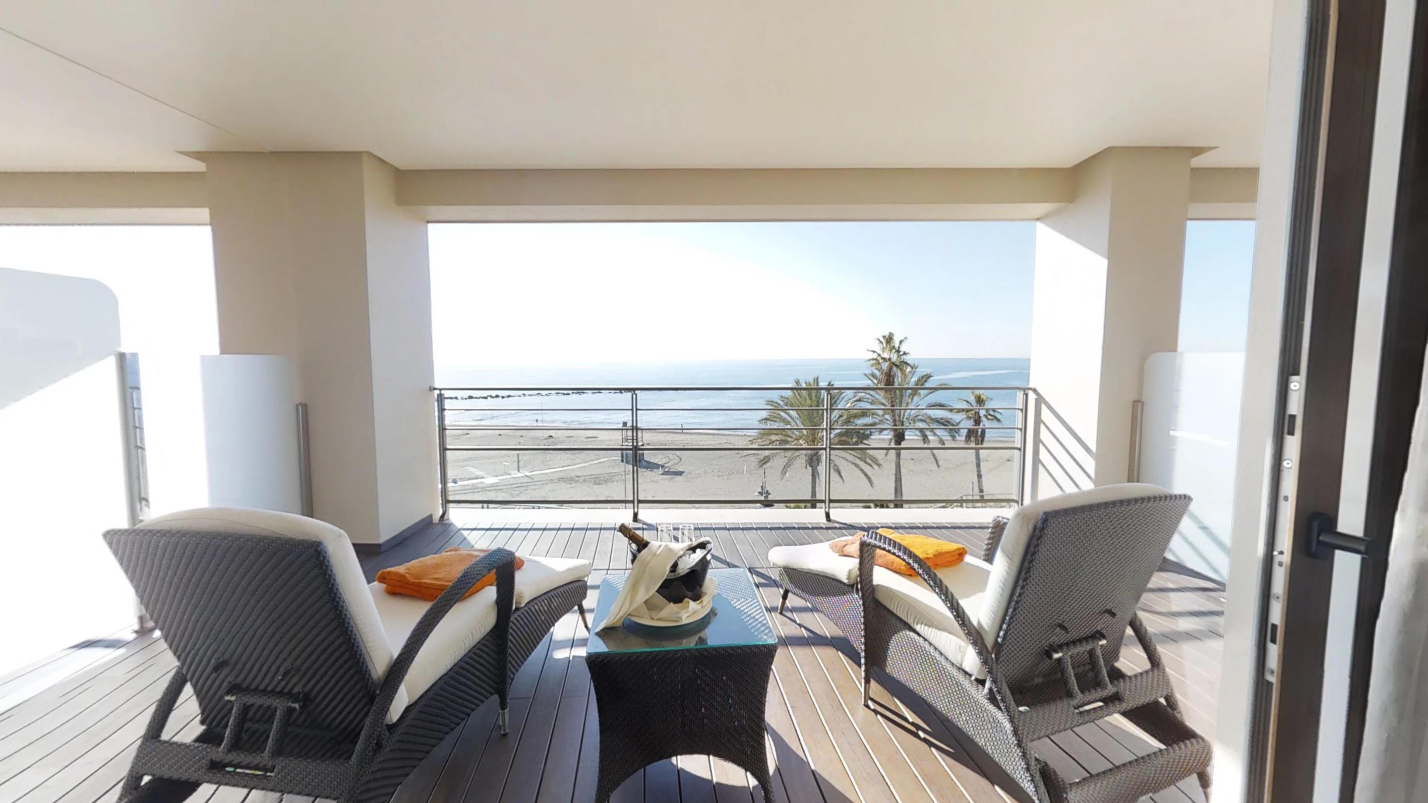Hotel Vincci Seleccion Aleysa Benalmádena Esterno foto A balcony