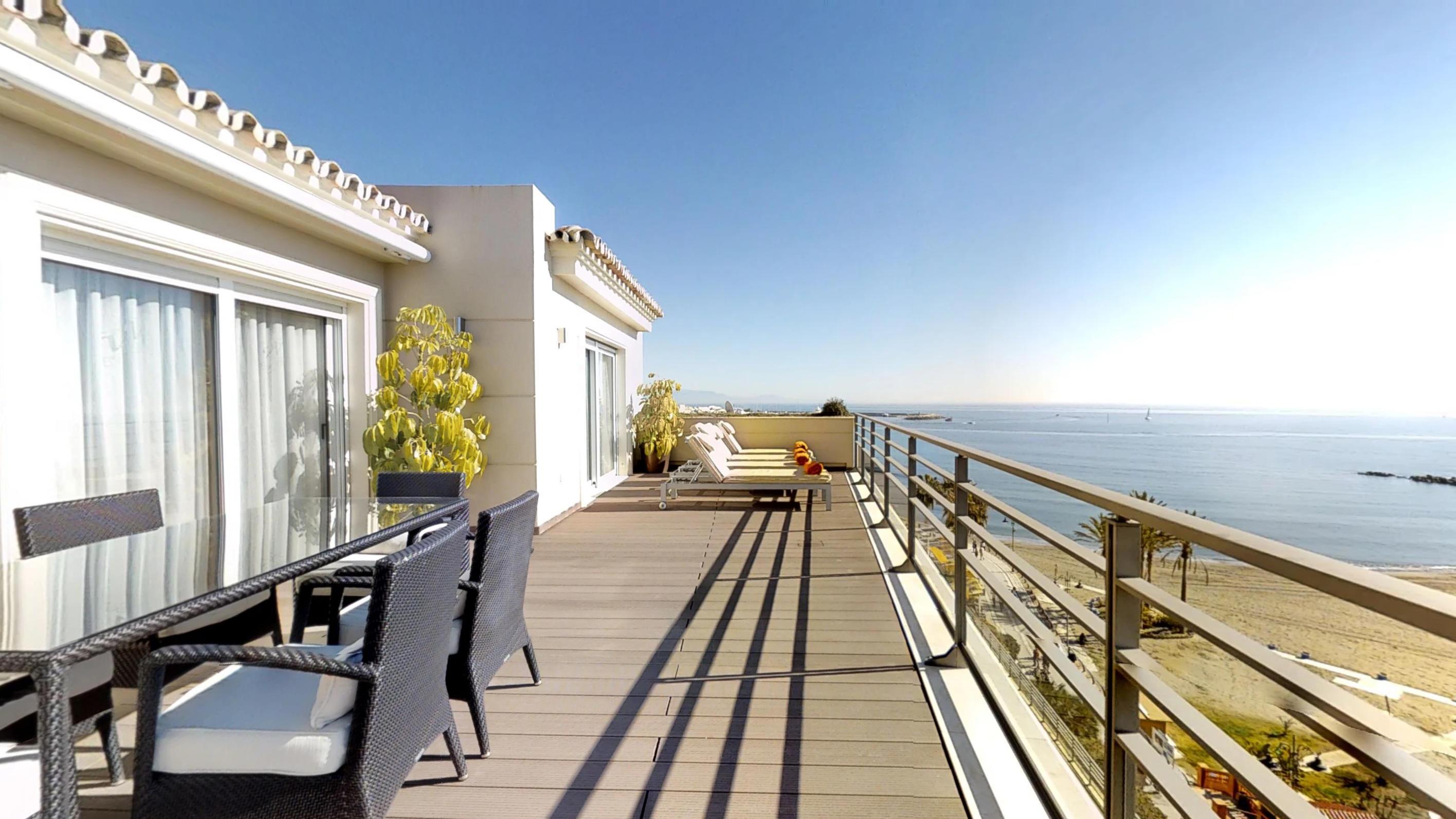 Hotel Vincci Seleccion Aleysa Benalmádena Esterno foto A balcony