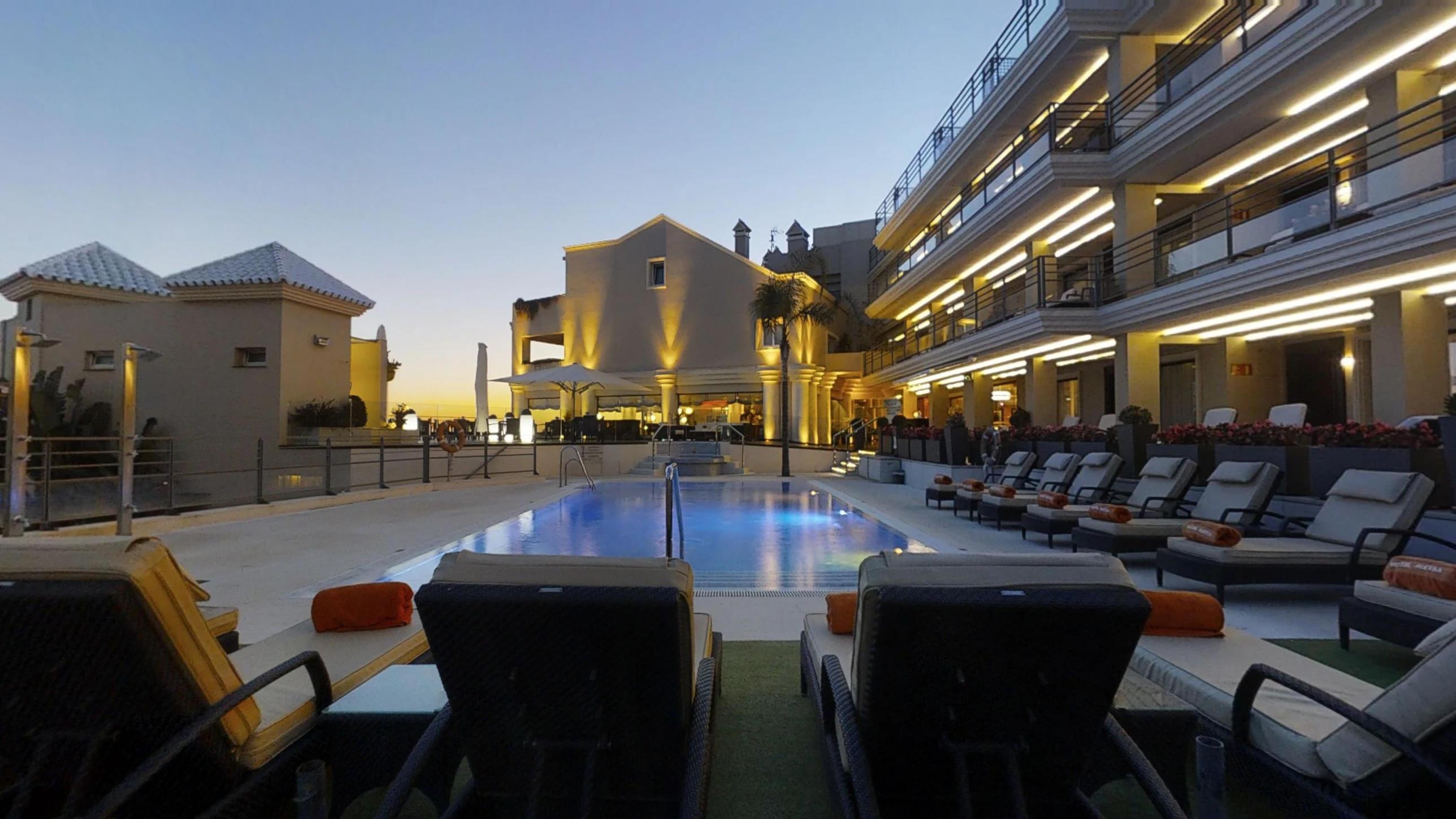 Hotel Vincci Seleccion Aleysa Benalmádena Esterno foto The pool at the hotel