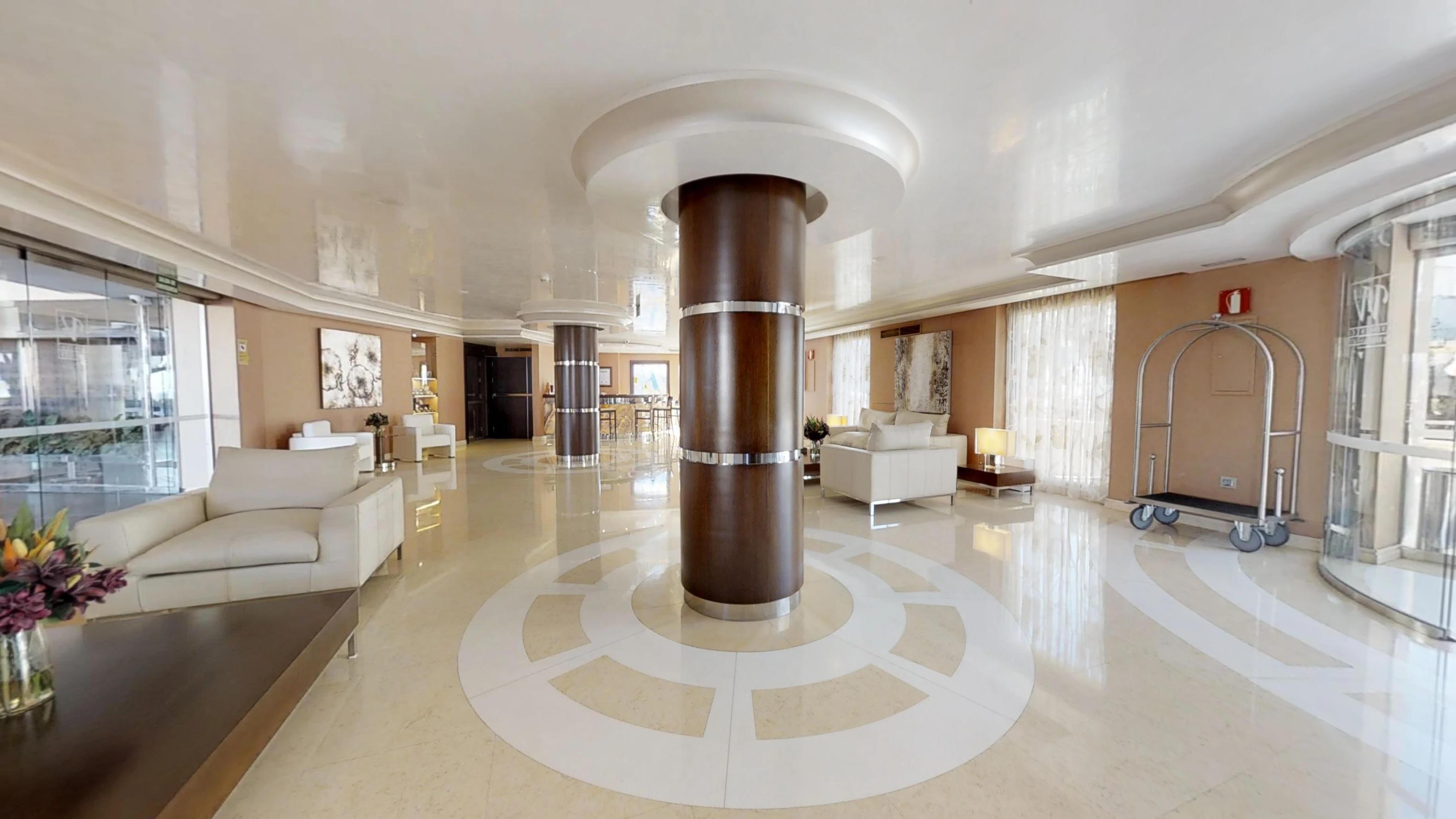 Hotel Vincci Seleccion Aleysa Benalmádena Esterno foto Lobby