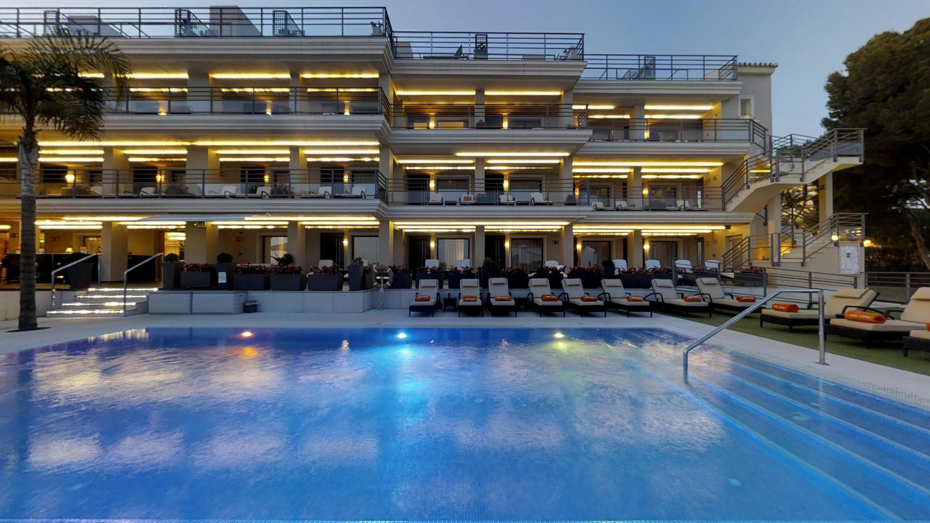 Hotel Vincci Seleccion Aleysa Benalmádena Esterno foto The hotel's pool